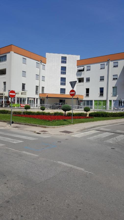 Apartman Vip, With Free Garage Parking PUY Eksteriør bilde