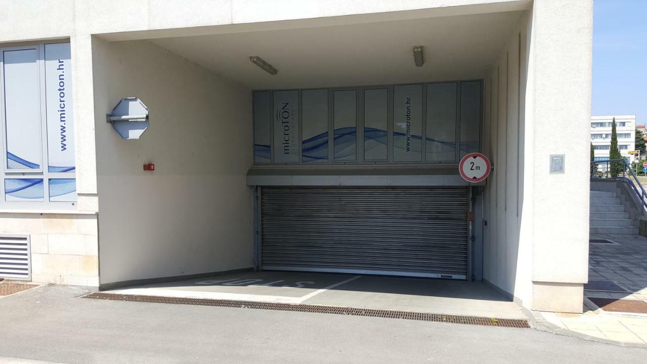 Apartman Vip, With Free Garage Parking PUY Eksteriør bilde