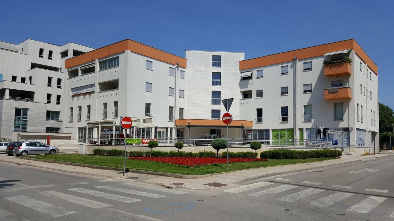 Apartman Vip, With Free Garage Parking PUY Eksteriør bilde